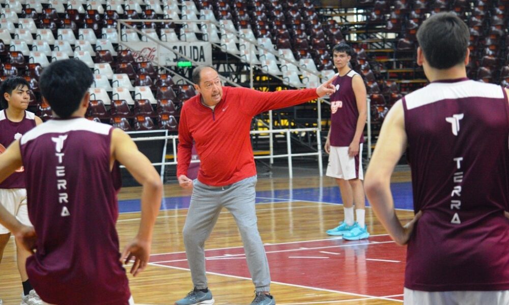 El entrenador salteño Ricardo De Cecco se encuentra listo para afrontar su cuarta temporada en La Liga Argentina