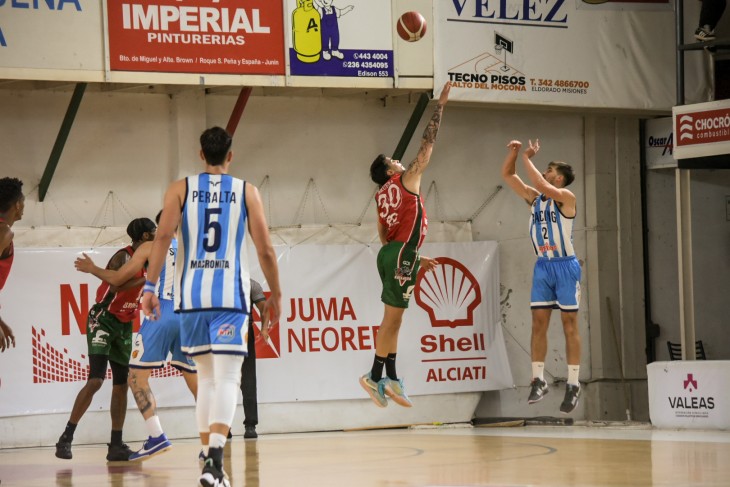 Ciclista Juninense inicia la temporada con una victoria ajustada ante Racing de Chivilcoy