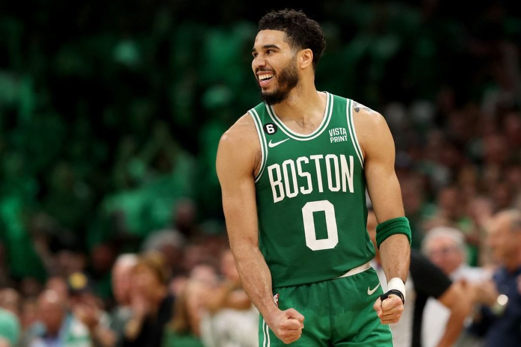 Los Celtics de Boston buscan consolidar una dinastía en la temporada 2024-2025, con Jayson Tatum liderando tras firmar un contrato histórico