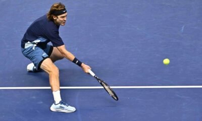 Andrey Rublev avanza con paso firme en el Swiss Indoors Basel 2024