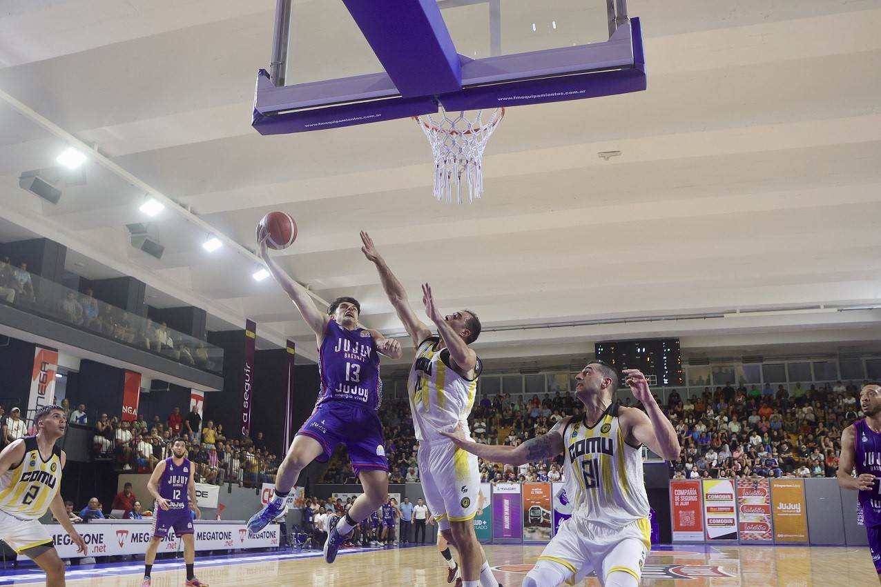 Jujuy Básquet logró su primera victoria en la Liga Argentina al imponerse 73-67 sobre Comunicaciones de Mercedes, Corrientes