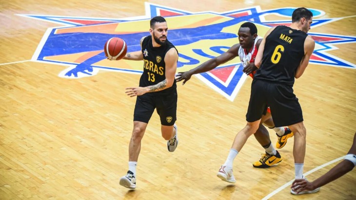 Obras Basket logró una contundente victoria en la Liga Sudamericana