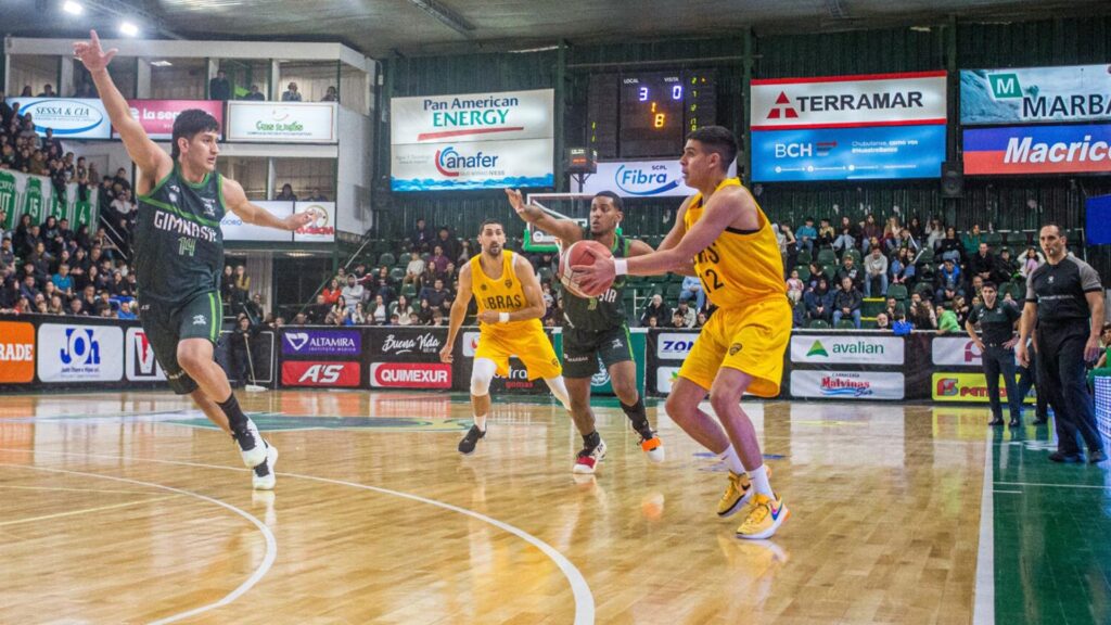 Con 18 puntos y una valoración de 26, Juan Pablo Venegas fue clave en el triunfo de Obras Basket sobre Gimnasia de Comodoro Rivadavia