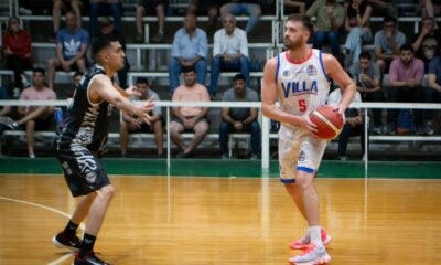 Villa San Martín se impuso por 67-55 ante Estudiantes de Tucumán en un sólido triunfo como visitante, destacándose por una excelente defensa en el primer tiempo.