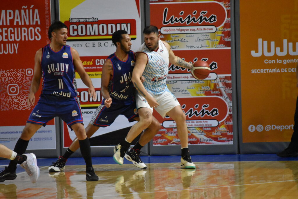 Histórico triunfo de Salta Basket en el primer clásico del norte argentino