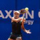 María Lourdes Carlé cayó ante Gorgodze en Ljubljana y Oksana Selekhmeteva, máxima favorita, fue eliminada en Valencia.