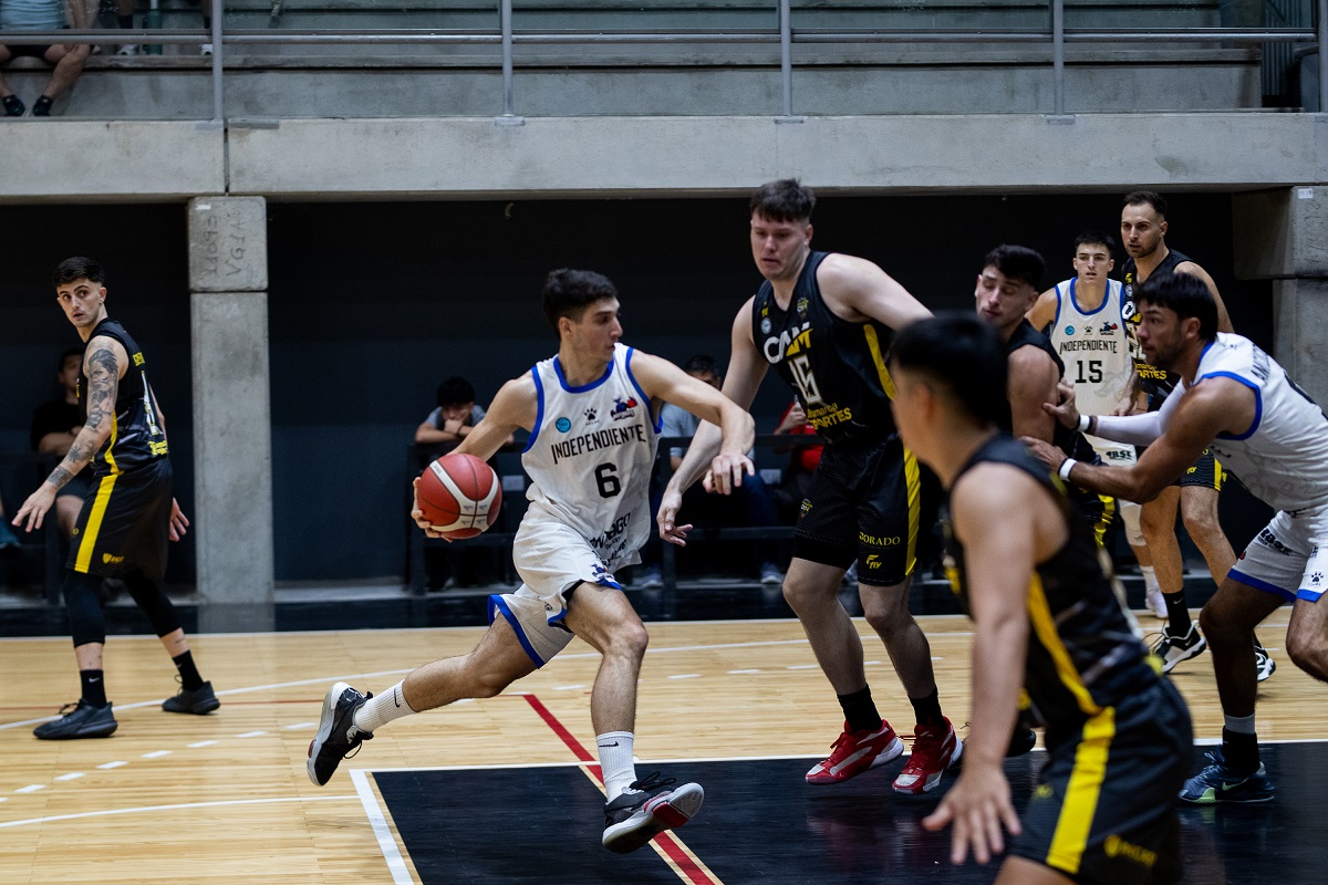 Independiente BBC de Santiago del Estero venció a Montmartre de Catamarca por un amplio 99-65, en una nueva jornada de la Liga Argentina de Básquetbol. Con este triunfo, los santiagueños no solo se recuperaron de la reciente caída ante Amancay en La Rioja, sino que también se consolidaron en la cima de la Zona B de la Conferencia Norte.