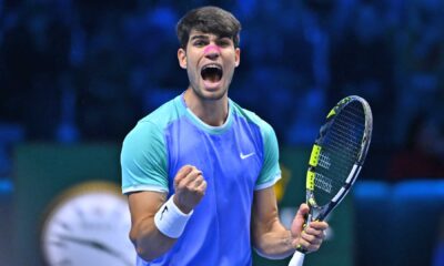 Carlos Alcaraz ha logrado una victoria crucial en su segundo encuentro en las Nitto ATP Finals 2024, al imponerse a Andrey Rublev por 6-3, 7-6(8) en el Grupo John Newcombe. Con este resultado, el español mantiene vivas sus opciones de avanzar a las semifinales en Turín, luego de un debut complicado.