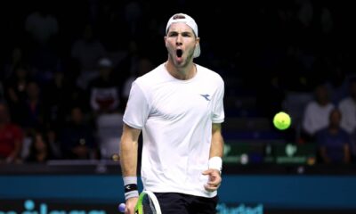 Alemania dio un paso firme en su camino hacia la gloria en la Copa Davis 2024 al vencer a Canadá (2-0) en los cuartos de final disputados en el Palacio de Deportes José María Martín Carpena de Málaga. A pesar de la ausencia del No. 2 mundial, Alexander Zverev, el equipo alemán demostró su unión y fortaleza para superar a los canadienses y avanzar a semifinales, donde enfrentará a los Países Bajos.