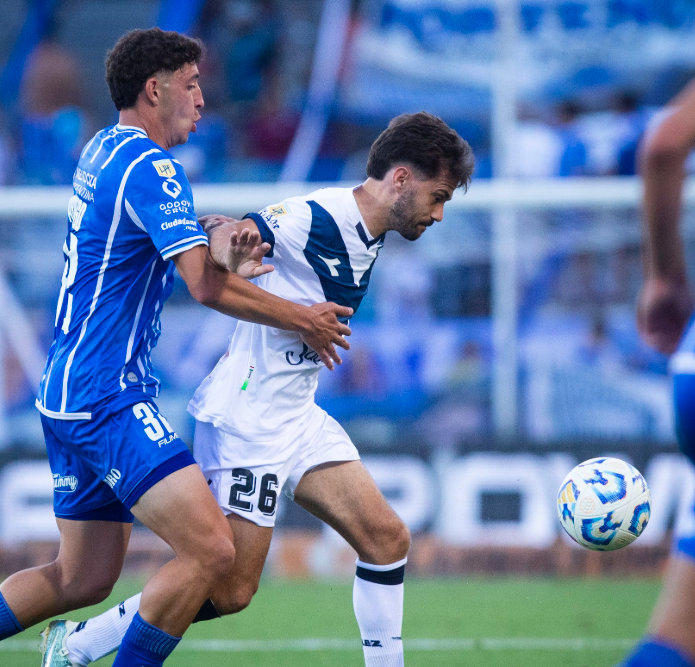 Vélez empató con Godoy Cruz y dejó pasar otra chance de alejarse en la cima