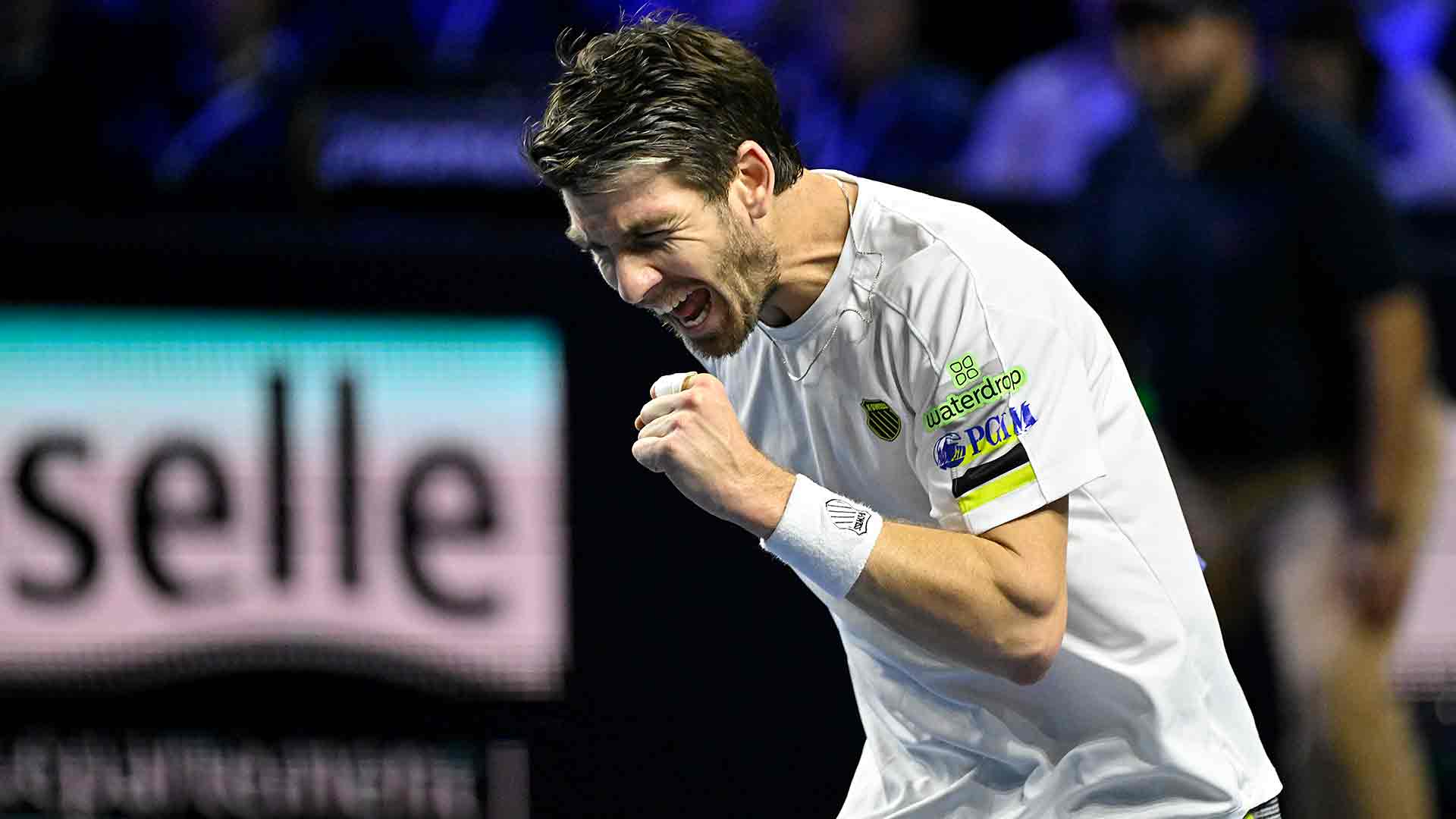 Cameron Norrie está decidido a cerrar la temporada con un broche de oro, y su desempeño en el Moselle Open lo tiene a un paso de lograrlo. Este viernes, el británico buscará la final de un torneo por primera vez en 2024 tras superar al belga Zizou Bergs en un emocionante partido que se extendió por dos horas y ocho minutos, con parciales de 6-3, 6-7(6), 6-1.