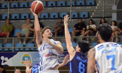 El Club de Regatas Corrientes logró su primera victoria fuera de casa en la Liga Nacional tras vencer a La Unión por 79-78 en un partido lleno de emociones. El héroe de la noche fue el experimentado base Fabián "Penka" Aguirre, quien con un triple sobre la bocina selló el triunfo del Remero.