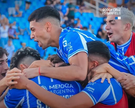 Godoy Cruz aplastó a Banfield, se aseguró la Sudamericana y sueña con la Libertadores