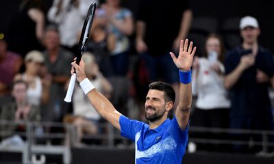 Djokovic estrena el año con victoria y mira hacia un hito histórico en Brisbane