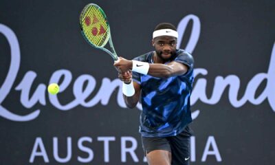 Frances Tiafoe inicia con éxito su temporada 2025 en Brisbane