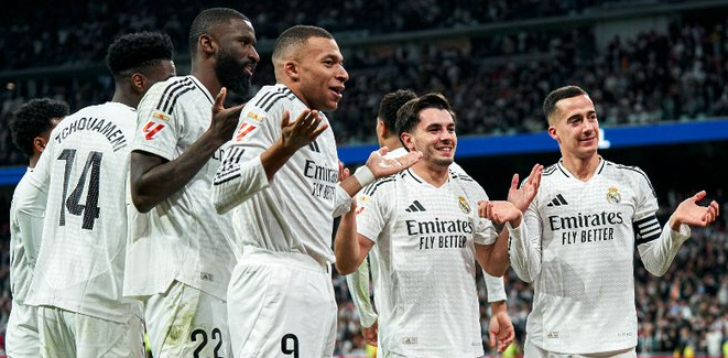 Real Madrid venció a Sevilla y quedó a un punto del líder en LaLiga