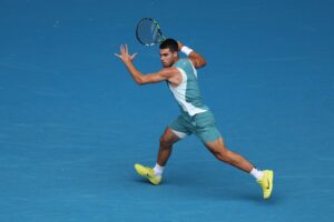 Carlos Alcaraz envía un claro mensaje en Melbourne: ¡va por todo en el Abierto de Australia