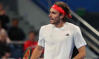 El cambio de raqueta de Tsitsipas marca el inicio de su nueva temporada. Abandona la Wilson y elige la Babolat con la que ganó en Dubái.