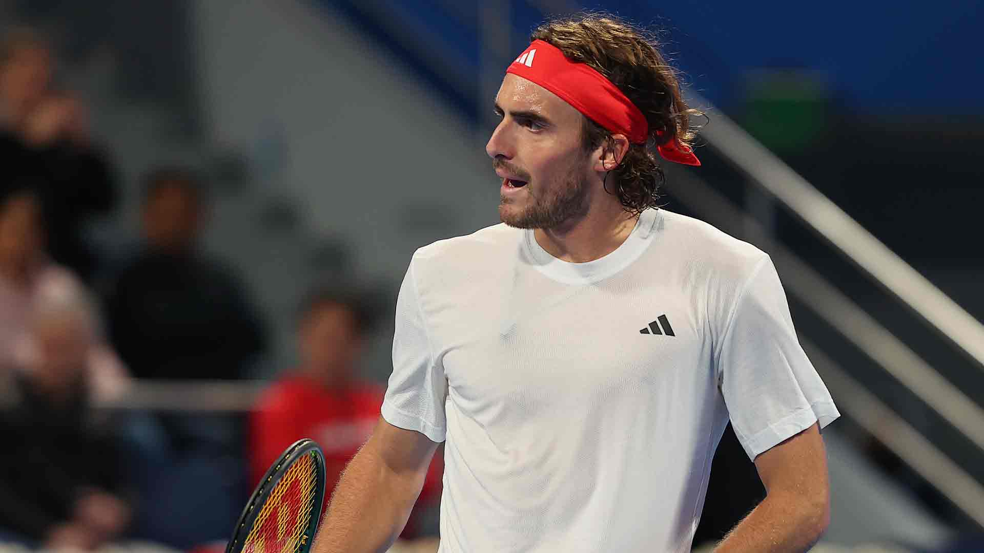 El cambio de raqueta de Tsitsipas marca el inicio de su nueva temporada. Abandona la Wilson y elige la Babolat con la que ganó en Dubái.