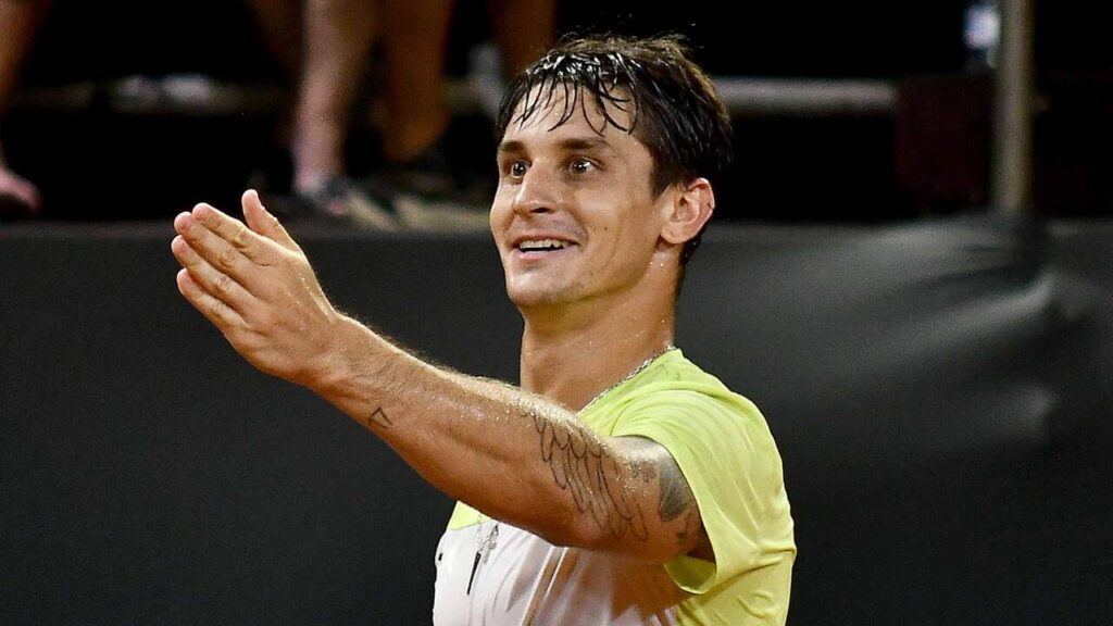 Camilo Ugo Carabelli sigue sorprendiendo en Río y avanza a cuartos de final