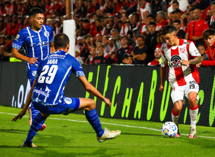 Instituto y Godoy Cruz empataron 1-1 en un partido con final vibrante