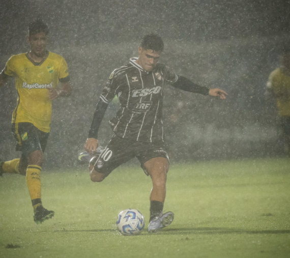 El diluvio impidió la continuidad: Platense vs. Defensa y Justicia suspendido en Vicente López