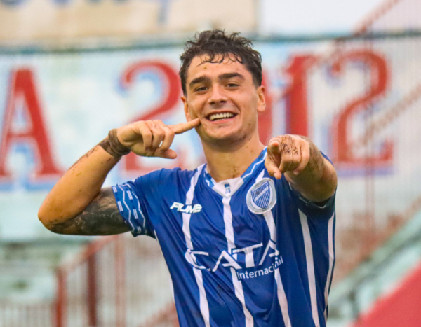 Godoy Cruz venció a Barracas Central con un doblete de Martínez Dupuy