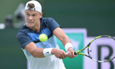 El danés Holger Rune superó a un Tsitsipas en forma por 6-4, 6-4, logrando su primera victoria ante un Top 10 en 2024.