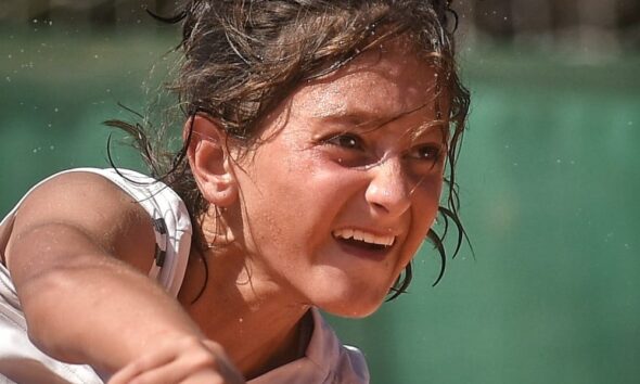 Florencia Mardones venció a Eduarda Gomes, número 2 del torneo, por 6-7, 6-4 y 10-5. Ahora jugará los cuartos de final rumbo a Wimbledon.