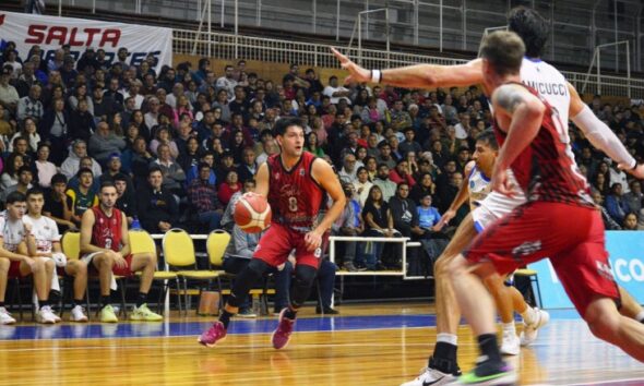 Salta Basket cayó en el Delmi ante Independiente y deberá definir la serie en Santiago del Estero este domingo.