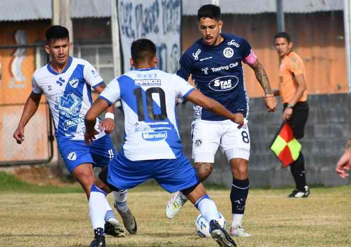 Midland rescató un empate agónico ante Acassuso y se mantiene como líder
