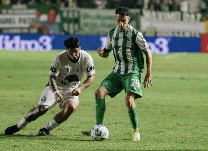 Banfield dejó escapar la victoria y la paciencia: empate, silbidos y polémica antes del clásico