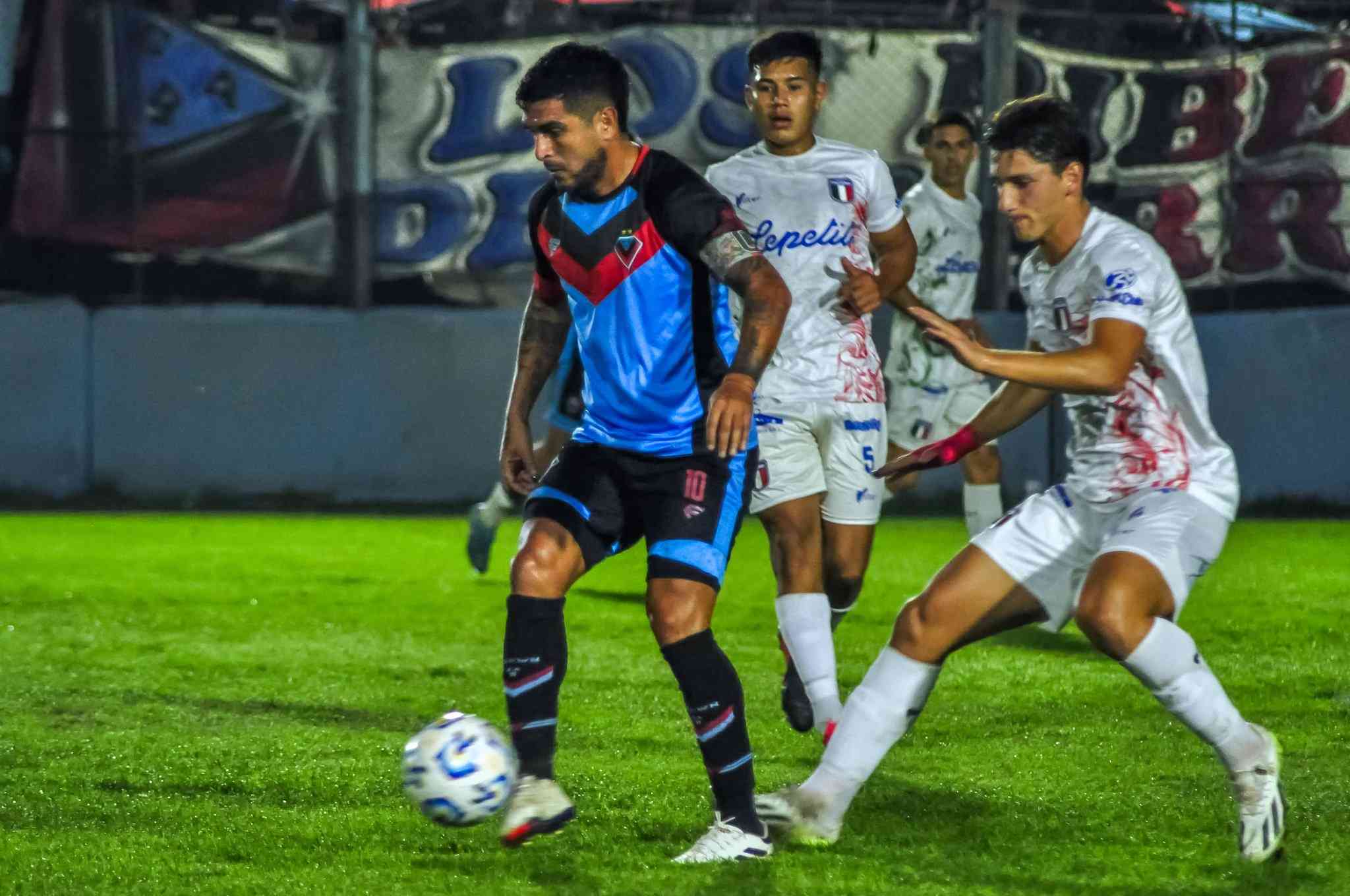 Sportivo Italiano y Brown (A) no se sacaron ventajas en Adrogué