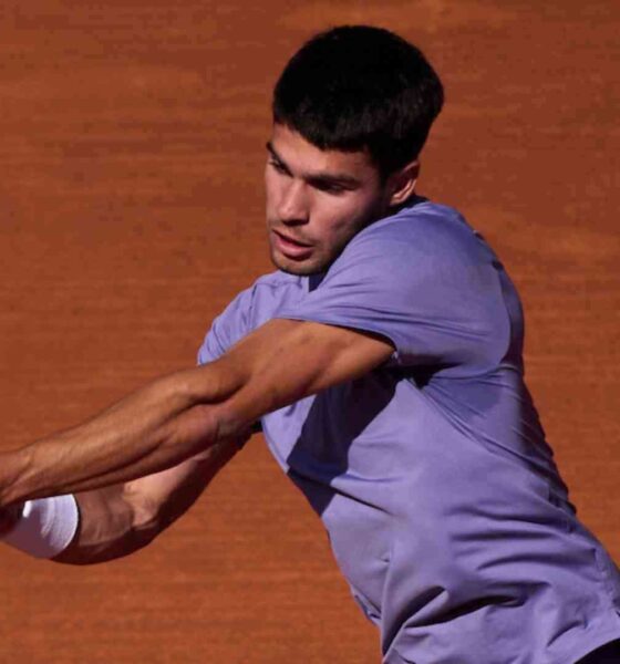 Alcaraz manda en Barcelona y ya está en semifinales junto a Rune, Fils y Khachanov