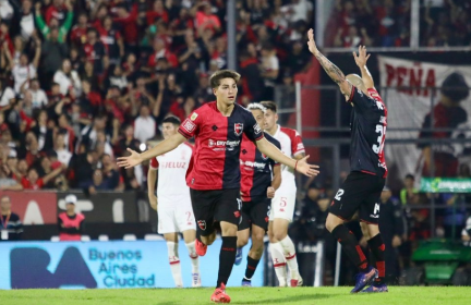 Newell's venció a Huracán, se ilusiona con los playoffs y sueña con la última fecha