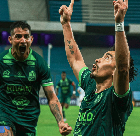 Racing sufrió el “Cilindrazo” y cayó ante Bucaramanga en una noche histórica