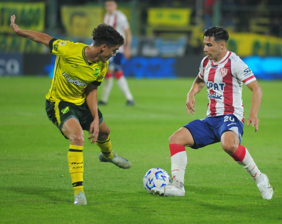Empate sin goles en Florencio Varela en la despedida del Kily González