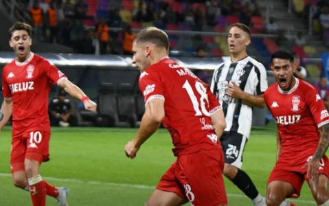Huracán venció a Central Córdoba en Santiago y ya está en los playoffs