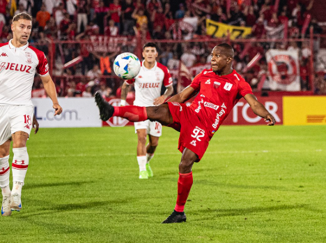 Huracán empató con América de Cali y sigue líder invicto en la Sudamericana