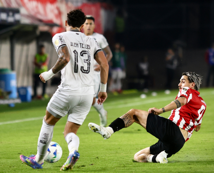 Estudiantes venció a Botafogo y se recuperó con un triunfo clave en La Plata