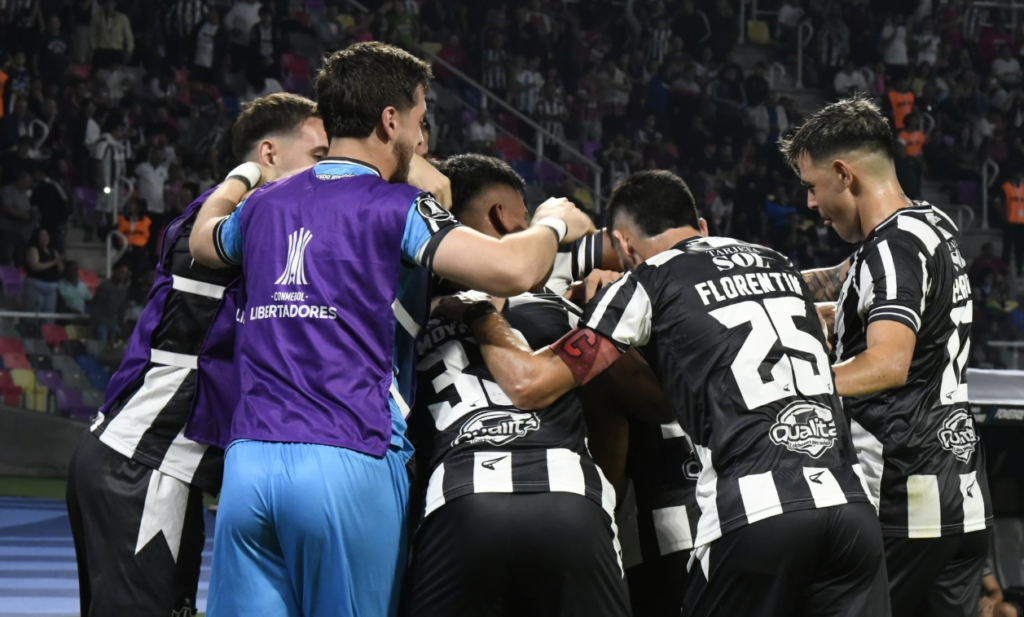 Central Córdoba se ilusiona en la Libertadores: victoria clave ante Táchira y liderato en el grupo