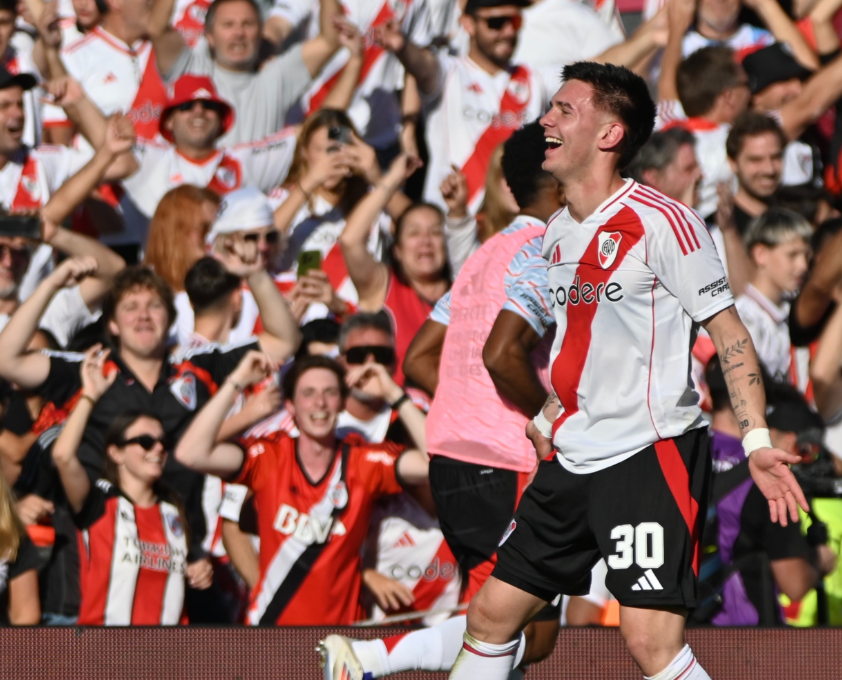River se adueñó del Superclásico: venció 2-1 a Boca con goles de Mastantuono y Driussi