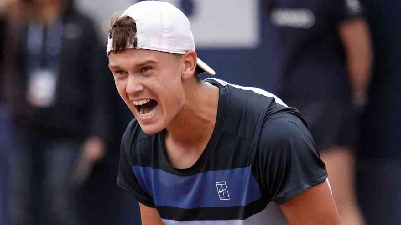 Holger Rune conquista Barcelona y frena la racha de Alcaraz en una final inolvidable
