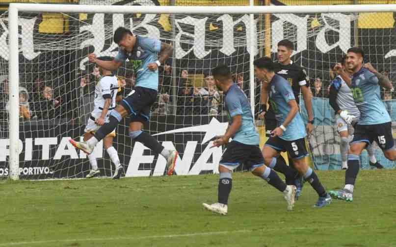 Olimpo dejó escapar la victoria ante Sol de Mayo y sigue como líder del Federal A