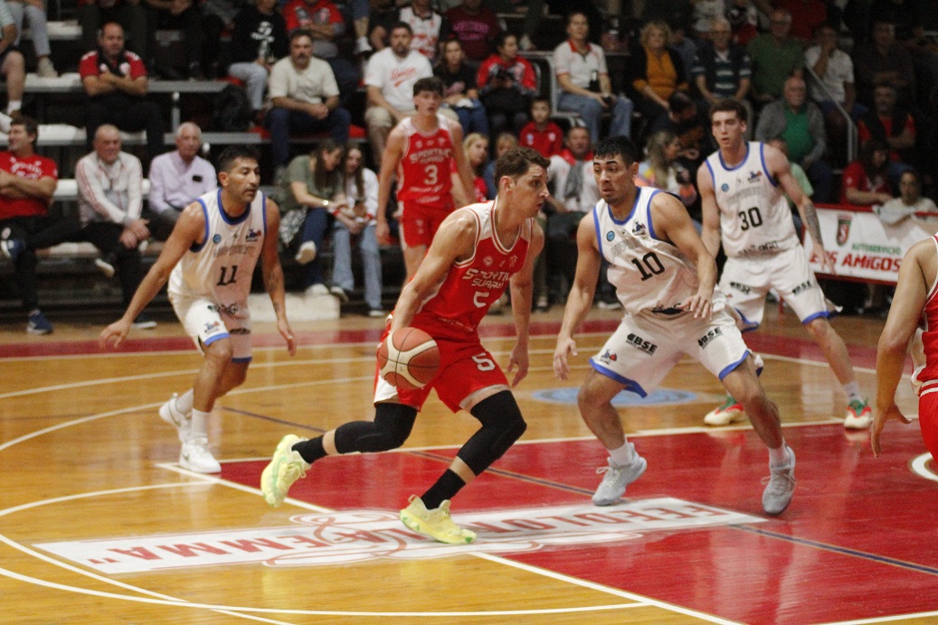 Sportivo Suardi pegó primero en el inicio de la final ante Independiente
