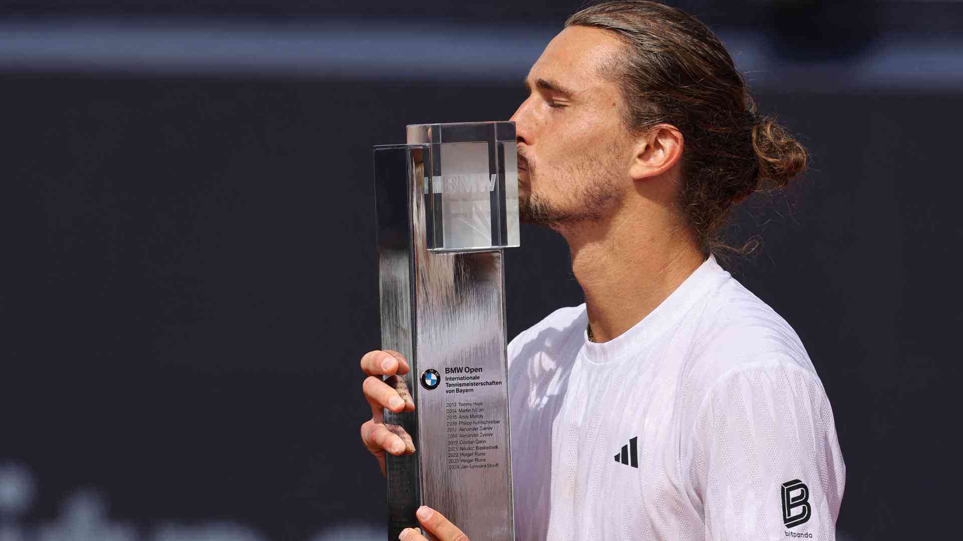 Zverev festeja su cumpleaños con título y triplete histórico en Múnich