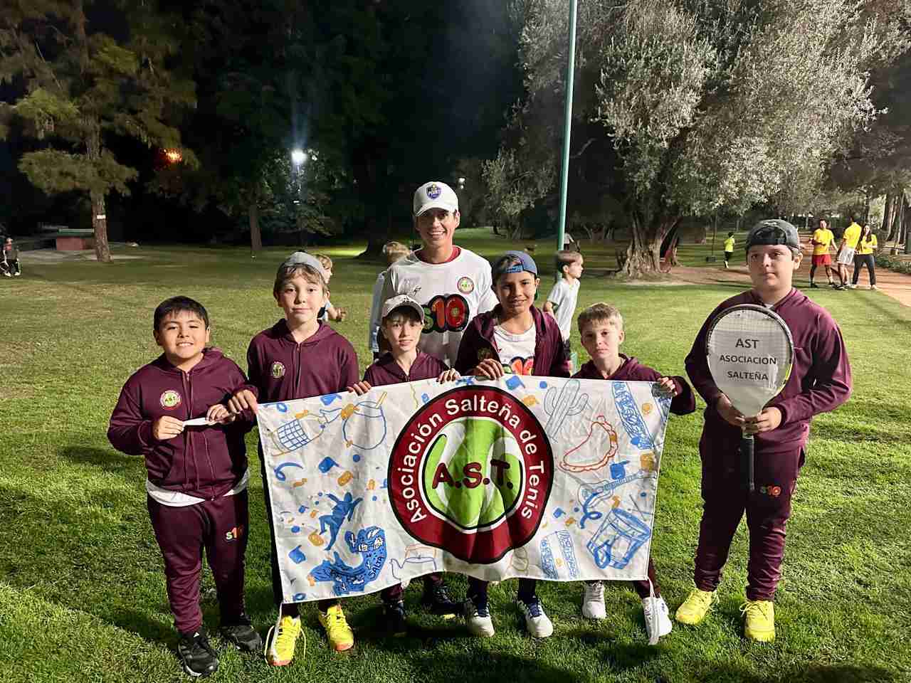 El Sub-10 de Salta viajó a Villa María para disputar el Nacional de Tenis