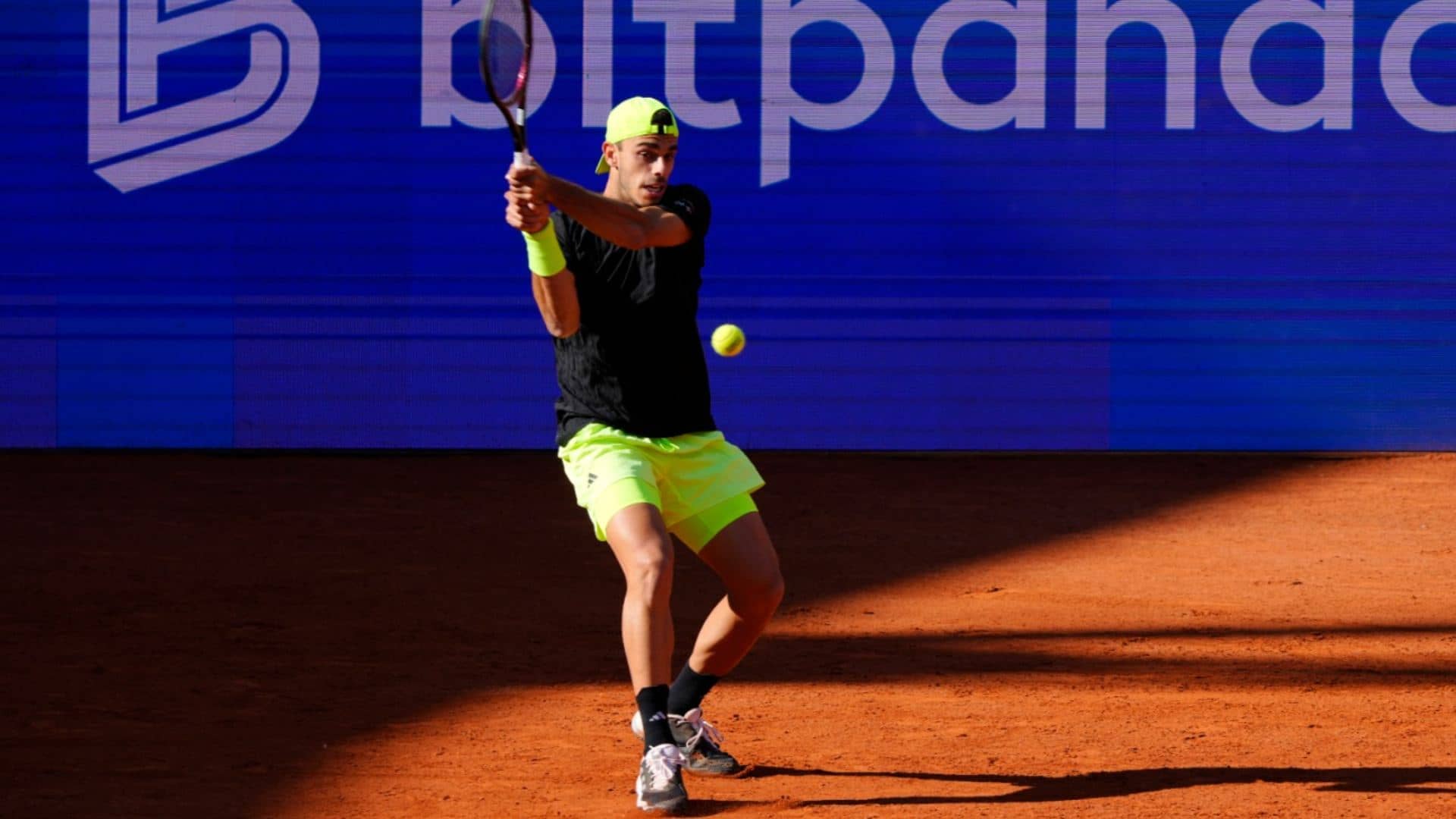 Cerúndolo impone su jerarquía en el inicio del ATP de Hamburgo