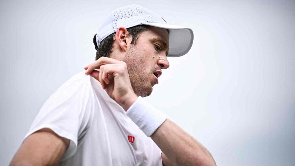 Jarry gana en césped nuevamente en ‘s-Hertogenbosch