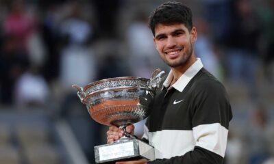 Carlos Alcaraz se coronó campeón al vencer a Sinner en una final increíble y la más larga de Roland Garros.